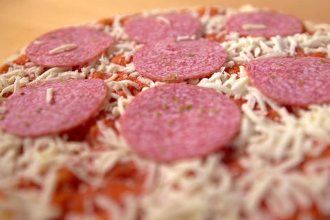 Öko-Test: Das ist die beste Salami-Pizza aus der Tiefkühltruhe