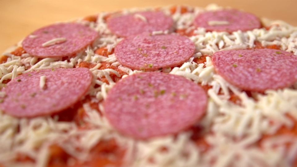 Öko-Test: Das ist die beste Salami-Pizza aus der Tiefkühltruhe
