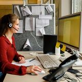 Seit Juli 2020 arbeitet Carla Rassmus als Corona-Detektivin im Bremer Gesundheitsamt. Ihr Werkzeug: Telefon und Computer. Sie teilt sich den Raum mit fünf weiteren KollegInnen