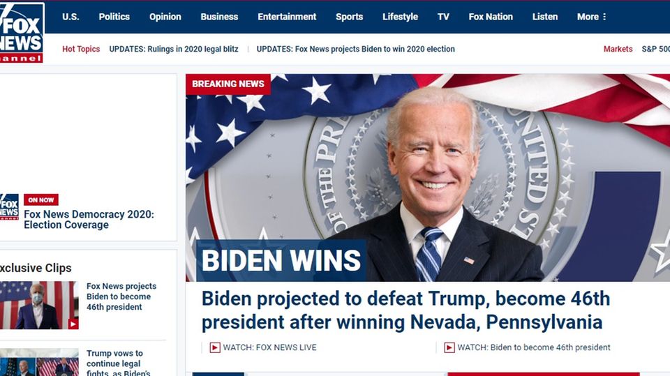 "Biden Wins", Biden gewinnt, ist auch bei Fox News zu lesen – dem Haussender von Amtsinhaber Donald Trump "Biden Wins", Biden gewinnt, ist auch bei Fox News zu lesen – dem Haussender von Amtsinhaber Donald Trump