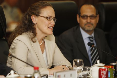 Bidens mögliche Kandidaten fürs Kabinett: Michèle Flournoy