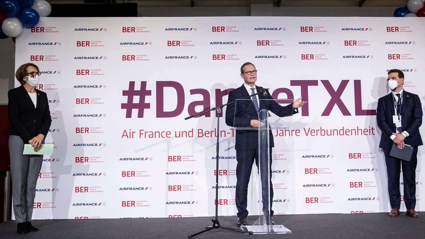 Kleiner Festakt am Rande: "Ein Kapitel Berliner Geschichte wird damit abgeschlossen", sagte der Regierende Bürgermeister Michael Müller (SPD). 