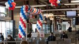 Für den letzten Flug wurde das Gate C38 mit Ballons in den Farben der französischen Trikolore geschmückt.