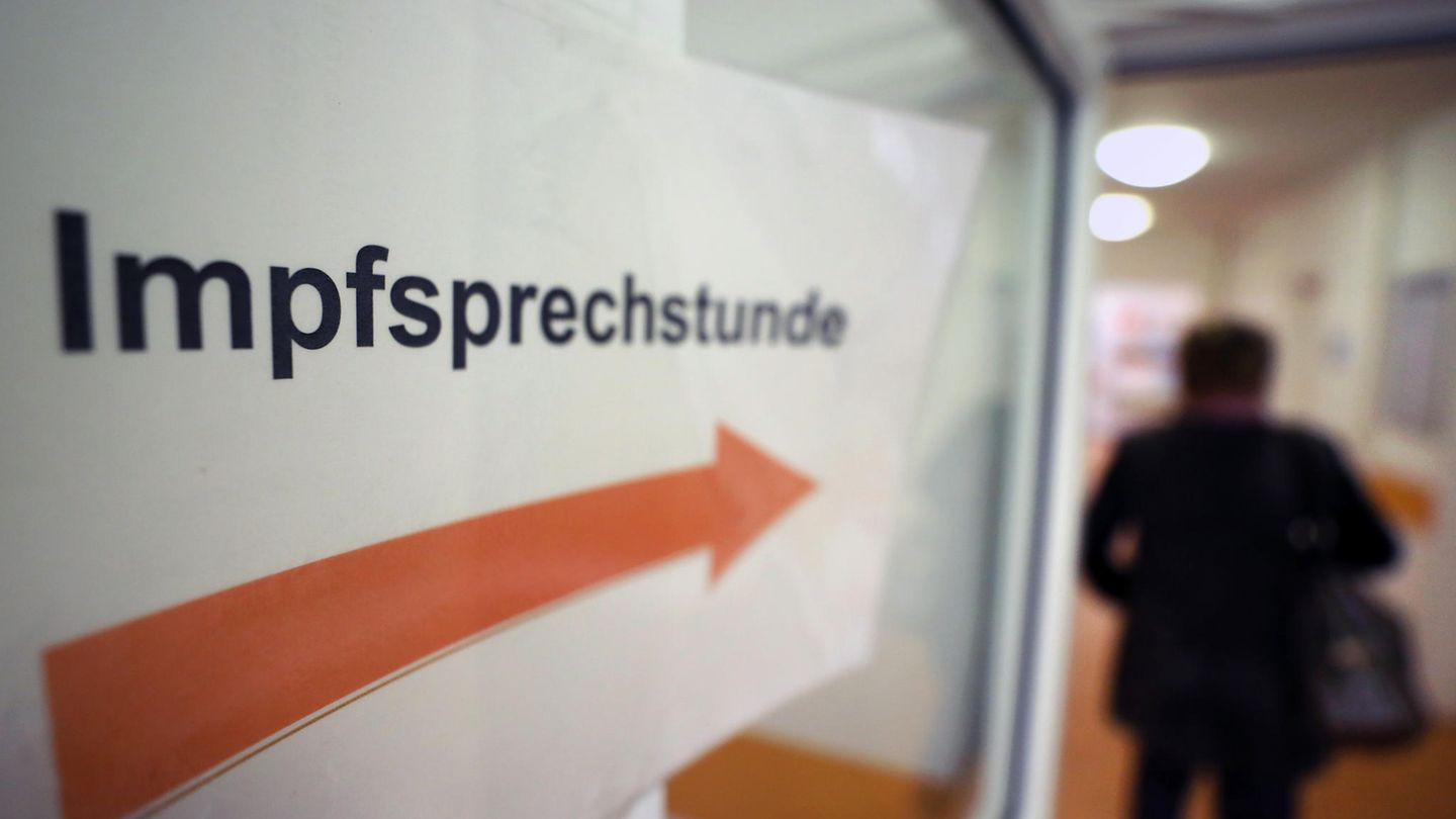 Experten fordern bevorzugte Corona-Impfung für besonders gefährdete Menschen