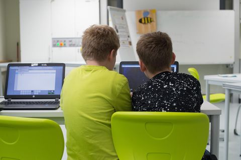 Schüler am Laptop