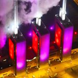 Hannover: Heizkraftwerk Linden  Dieses Kraftwerk gilt als Vorzeigeobjekt der Wirtschaftswunderjahre und als das Wahrzeichen des Hannoveraner Stadtteils Linden. Die markanten Kesselhäuser prägen das Stadtbild seit 1962. Die liebevoll als die »drei warmen Brüder« bezeichneten, bunt angestrahlten Türme zieren heute Poster, Fotos und Fanartikel.