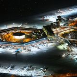 Berlin: Flughafen Tegel  Seit dem 8. November2020 ist mit dem Umzug des Flugverkehrs zum endlich eröffneten Hauptstadtflughafen der Betrieb in TXL eingestellt. Der sechseckige Bau von 1972 war ein Airport der kurzen Wege, ein Entwurf der Architekten Gerkan, Marg und Partner, ausgelegt für ursprünglich 10 Millionen Passagiere. Doch 2019 wurden mehr als 24 Millionen Fluggäste gezählt.