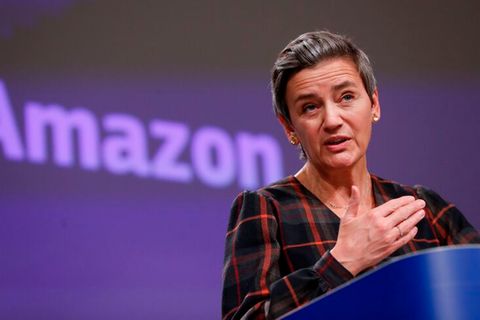 Margrethe Vestager spricht auf einer Pressekonferenz zum Amazon-Kartellverfahren