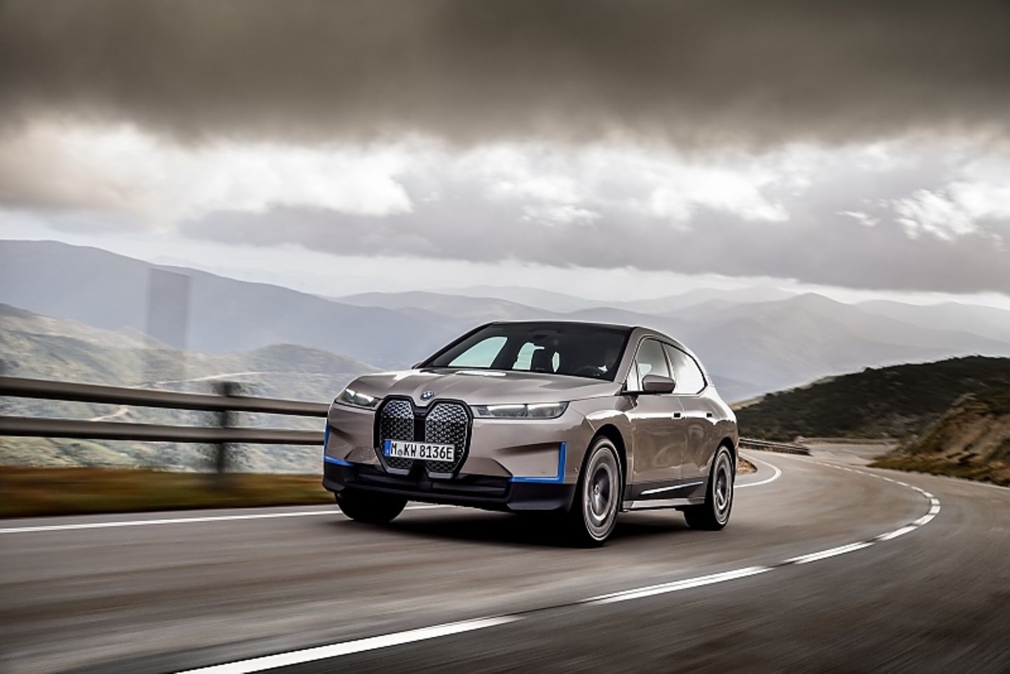 BMW iX 2021