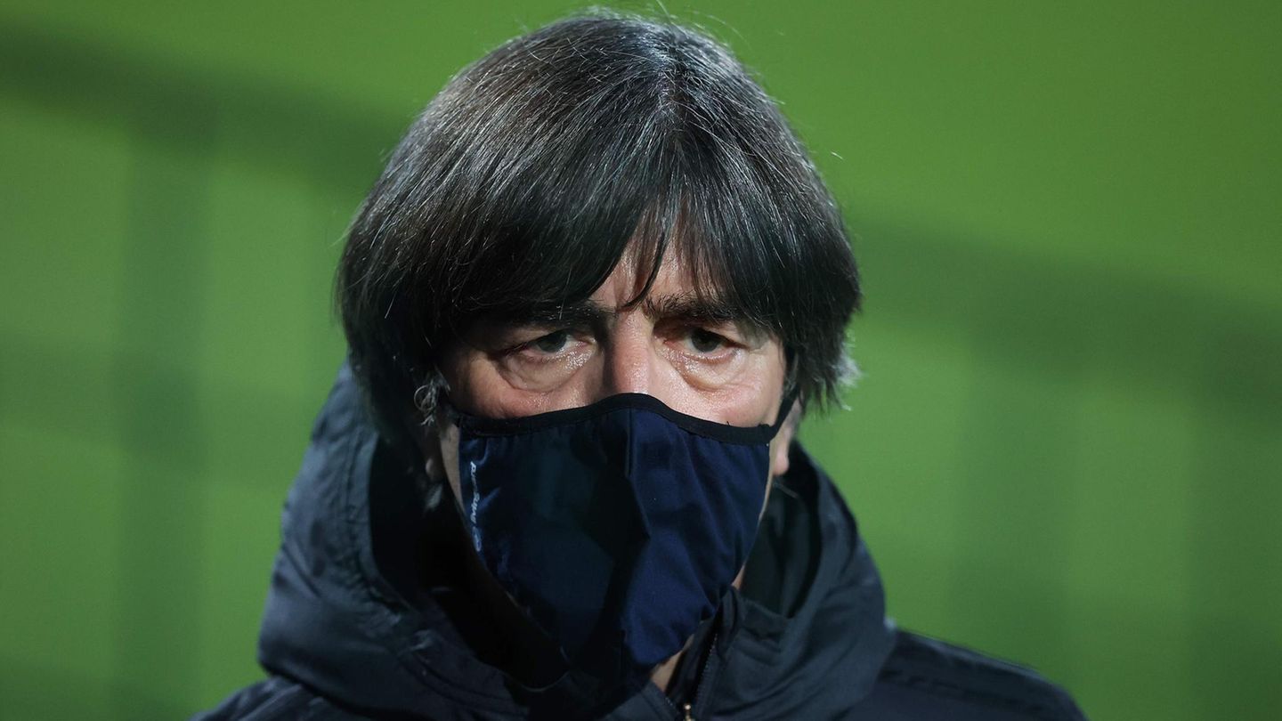 Joachim Löw während einer Trainingseinheit in Leipzig vor dem Spiel gegen Tschechien