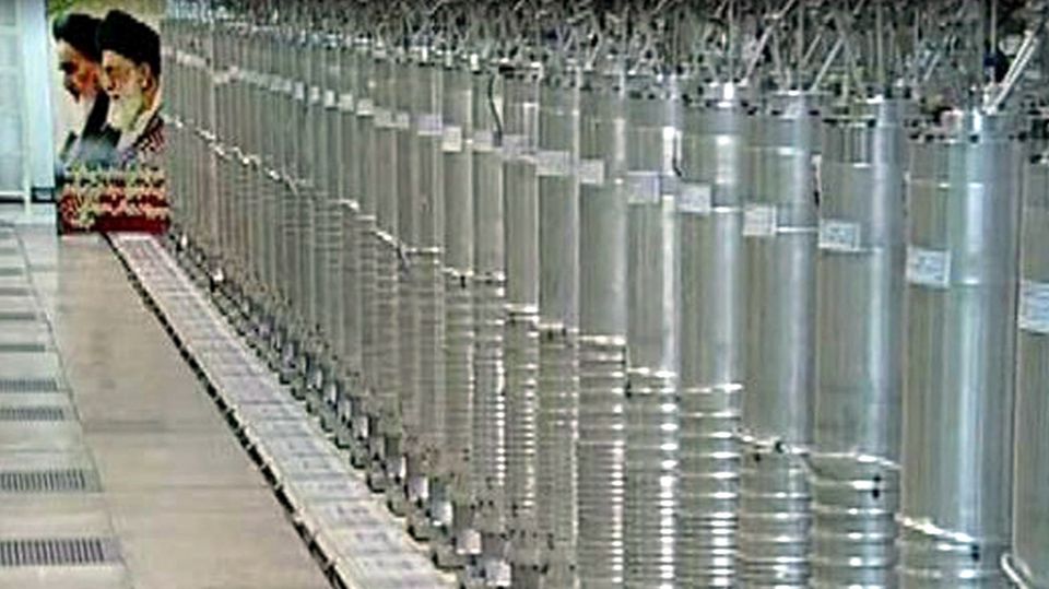 Zentrifugen für die Urananreicherung stehen in der Atomanlage Nathans