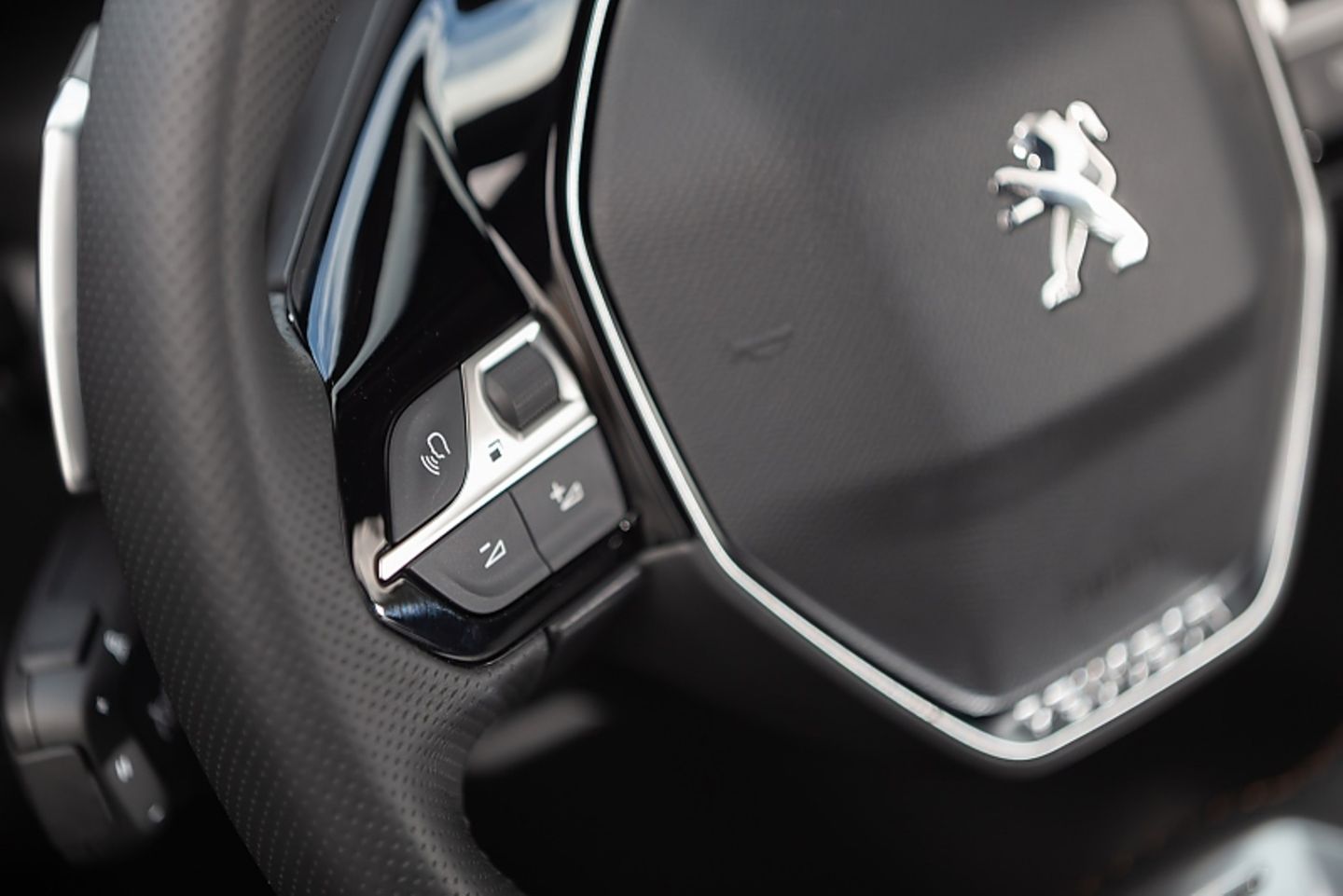 Peugeot 5008 Blue HDI 130