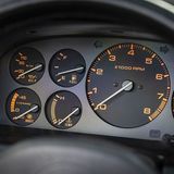 So muss es bei einem Sportler sein: der Drehzahlmesser in der Mitte