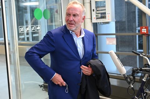 Karl-Heinz-Rummenigge nach dem Treffen der 15 Bundesliga-Klubs am Frankfurter Flughafen
