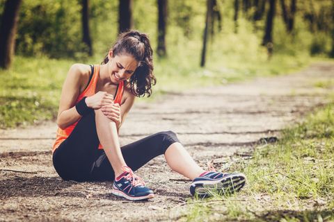 Schmerzen in Knie und Bauch
