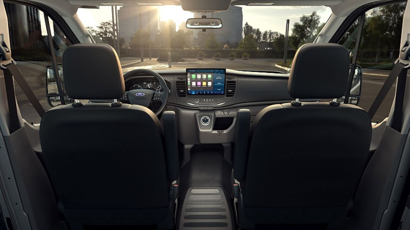 Das Cockpit wirkt funktionell und modern, auch Apple CarPlay ist möglich