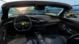 Bei Ferrari läuft der Großteil der Bedienung am Lenkrad ab