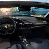 Bei Ferrari läuft der Großteil der Bedienung am Lenkrad ab