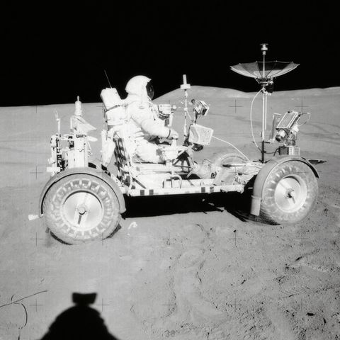 Astronaut David R. Scott im Lunar Roving Vehicle