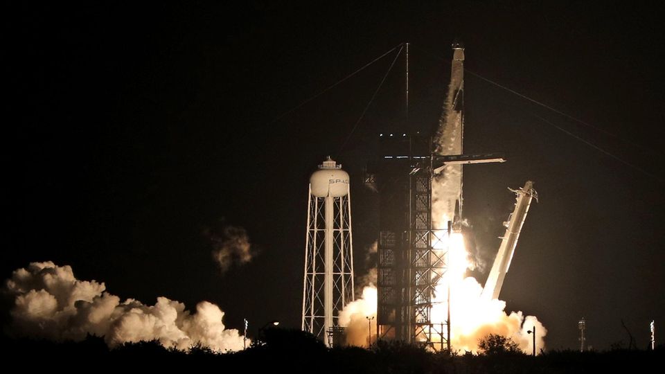 Die Morgenlage: SpaceX-Rakete mit vier Astronauten zur ISS gestartet Die SpaceX-Rakete mit der "Crew Dragon"-Kapsel