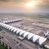 Thailand: Suvarnabhumi International Airport (BKK)  Bangkoks neuer Flughafen ist seit 2006 in Betrieb und ein Entwurf des deutsch-amerikanischen Architekten Helmut Jahn.