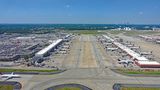 USA: Hartsfield-Jackson International Airport (ATL)  Ein Flughafen der Superlative ist das Drehkreuz von Delta Air Lines in Atlanta, Georgia: 176 Gates, 100 Millionen Passagiere und 1 Million Flugbewegungen pro Jahr – vor der Corona-Pandemie.