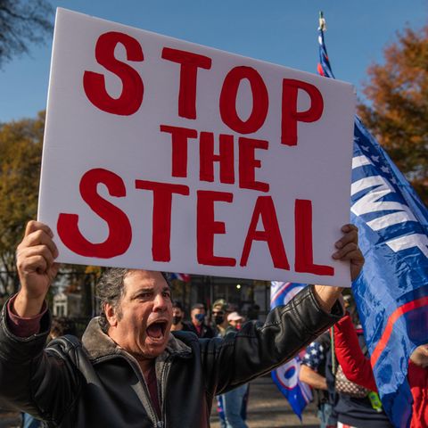 "Stop the Steal": Ein Trump-Supporter macht deutlich, dass er die US-Wahl für manipuliert hält