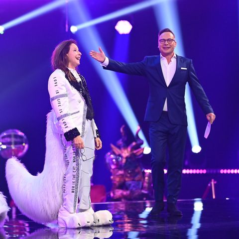 Vicky Leandros mit "The Masked Singer"-Moderator Matthias Opdenhövel