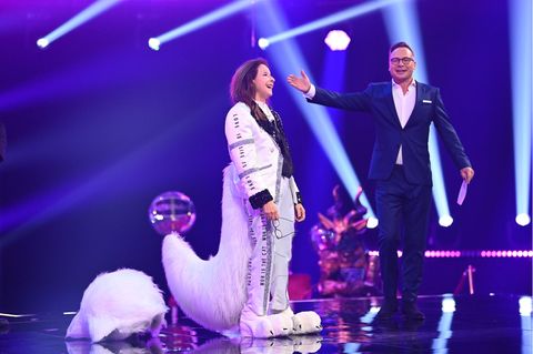 Vicky Leandros mit "The Masked Singer"-Moderator Matthias Opdenhövel