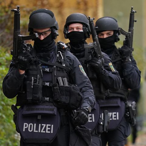 Polizeieinsatz in Berlin nach Diebstahl aus dem grünen Gewölbe in Dresden vor einem Jahr