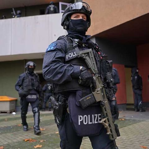 Polizeieinsatz in Berlin; zwei Verdächtige am Einbruch in das Grüne Gewölbe Dresden