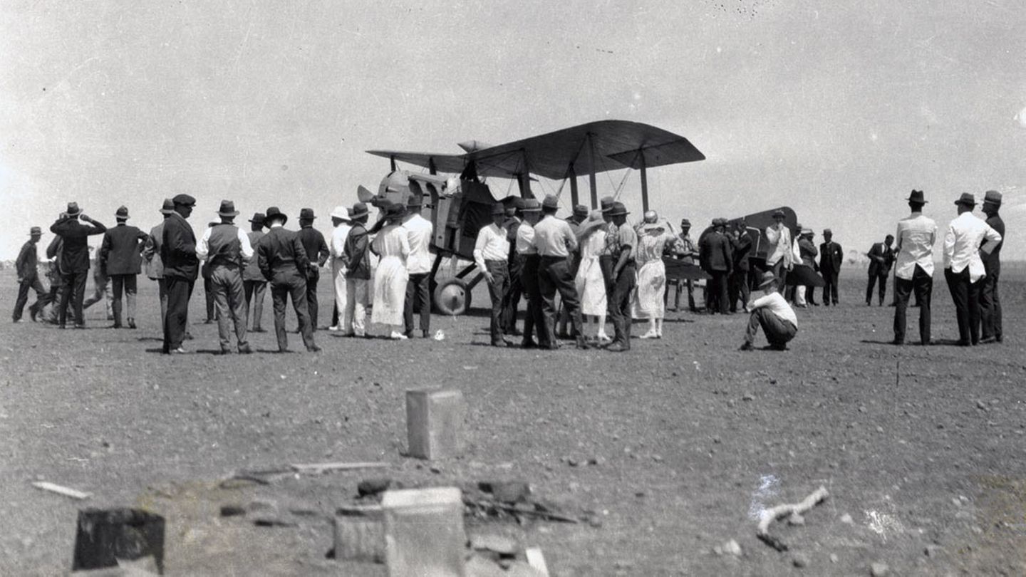 Ein Blick zurück: eine Armstrong Whitworth FK8, das erste Post- und Passagierflug von Qantas im Jahre 1922.