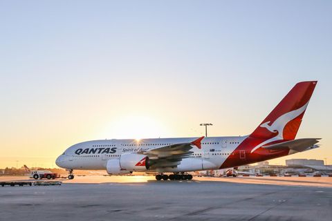 Im Jahre 2008 stießen die ersten von ursprünglich 20 bestellten Airbus A380 zur Flotte. Von Anfang an gab es vier Reiseklassen. Seit 2019 erhalten die zwölf ausgelieferten A380 einen neue Kabinenausstattung in den Elbe Flugzeugwerken in Dresden.