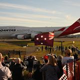 Doch mit Ausbruch der Corona-Pandemie kam der Flugverkehr von und nach Australien sowie innerhalb des Landes fast vollständig zum Erliegen. Qantas verabschiedete sich von der Boeing-747-Flotte für immer.