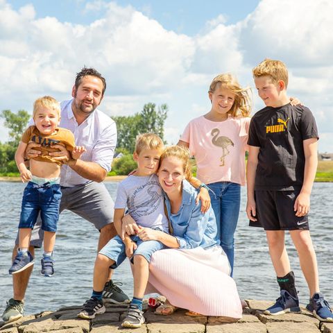 Kalle (4, far left) with his dad Jan, brother Jeppe (7), mom Edda, sister Lotta (9) and brother Ben (11)