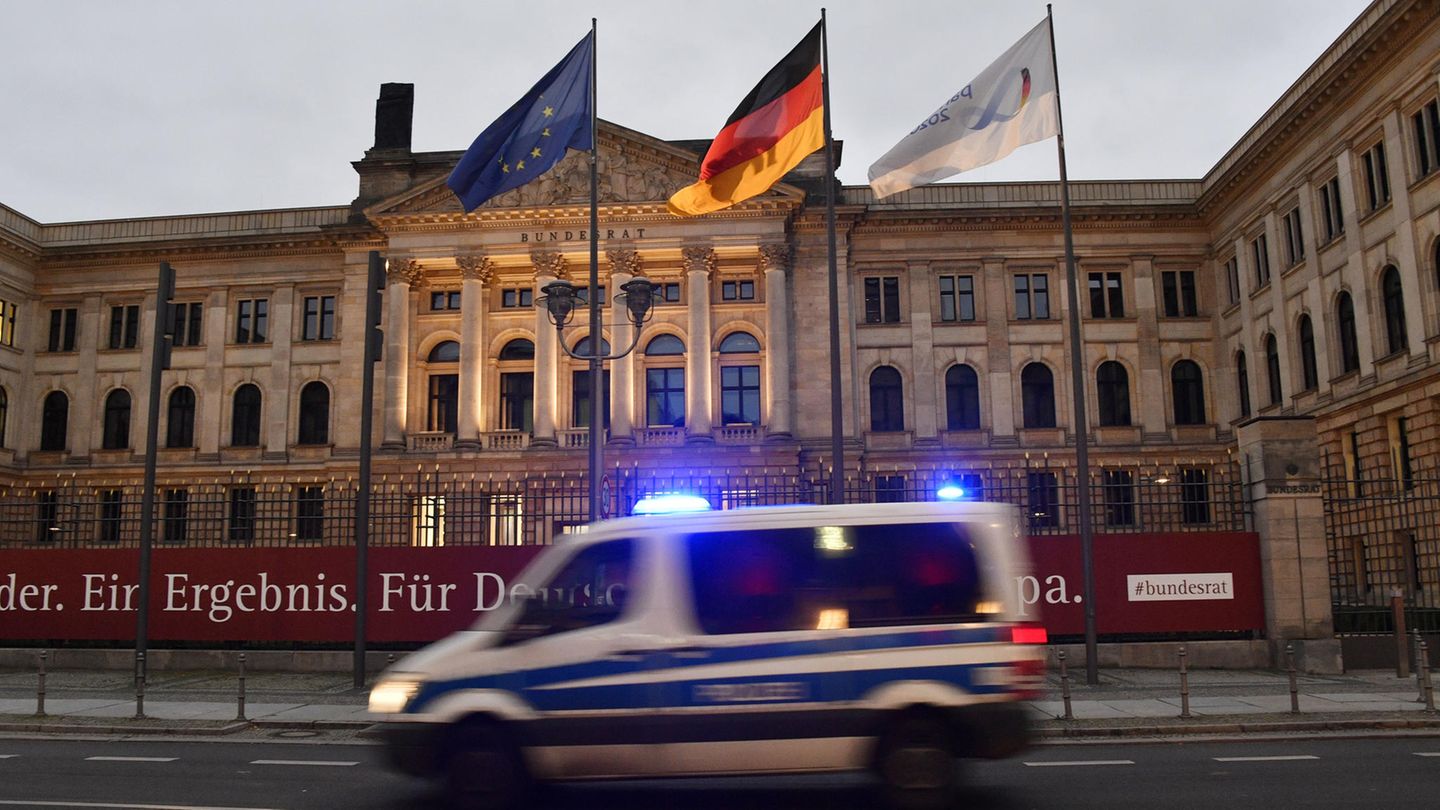 Am 18. November 2020 kommt der Bundesrat zu einer Sondersitzung zusammen. Einziger Tagesordnungspunkt: das Dritte Bevölkerungsschutzgesetz, das der Bundestag am selben Tag verabschiedet hat. 