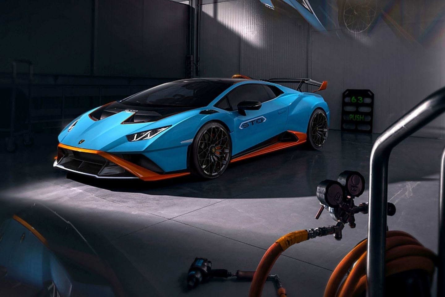 Lamborghini Huracán STO 2021