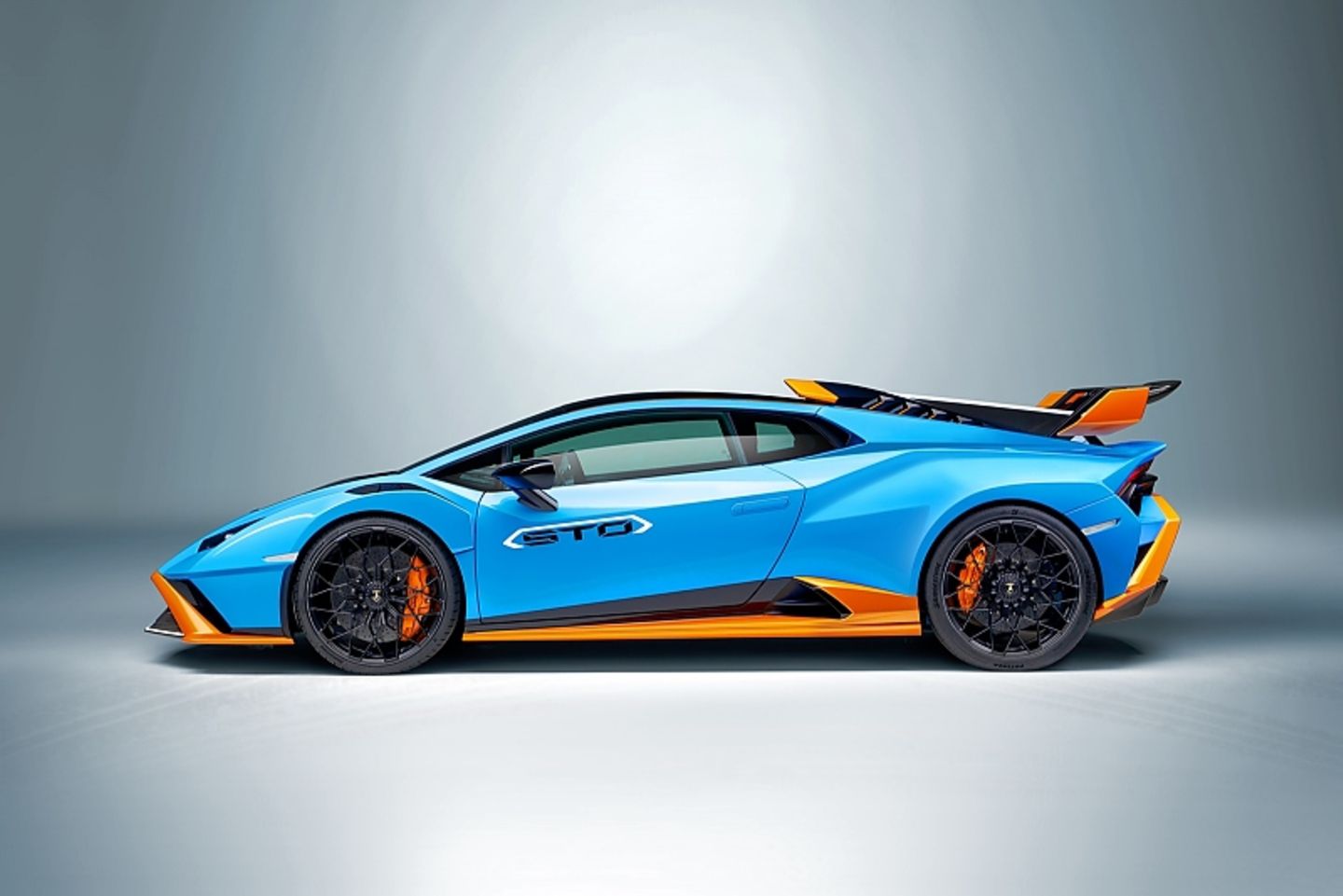 Lamborghini Huracán STO 2021