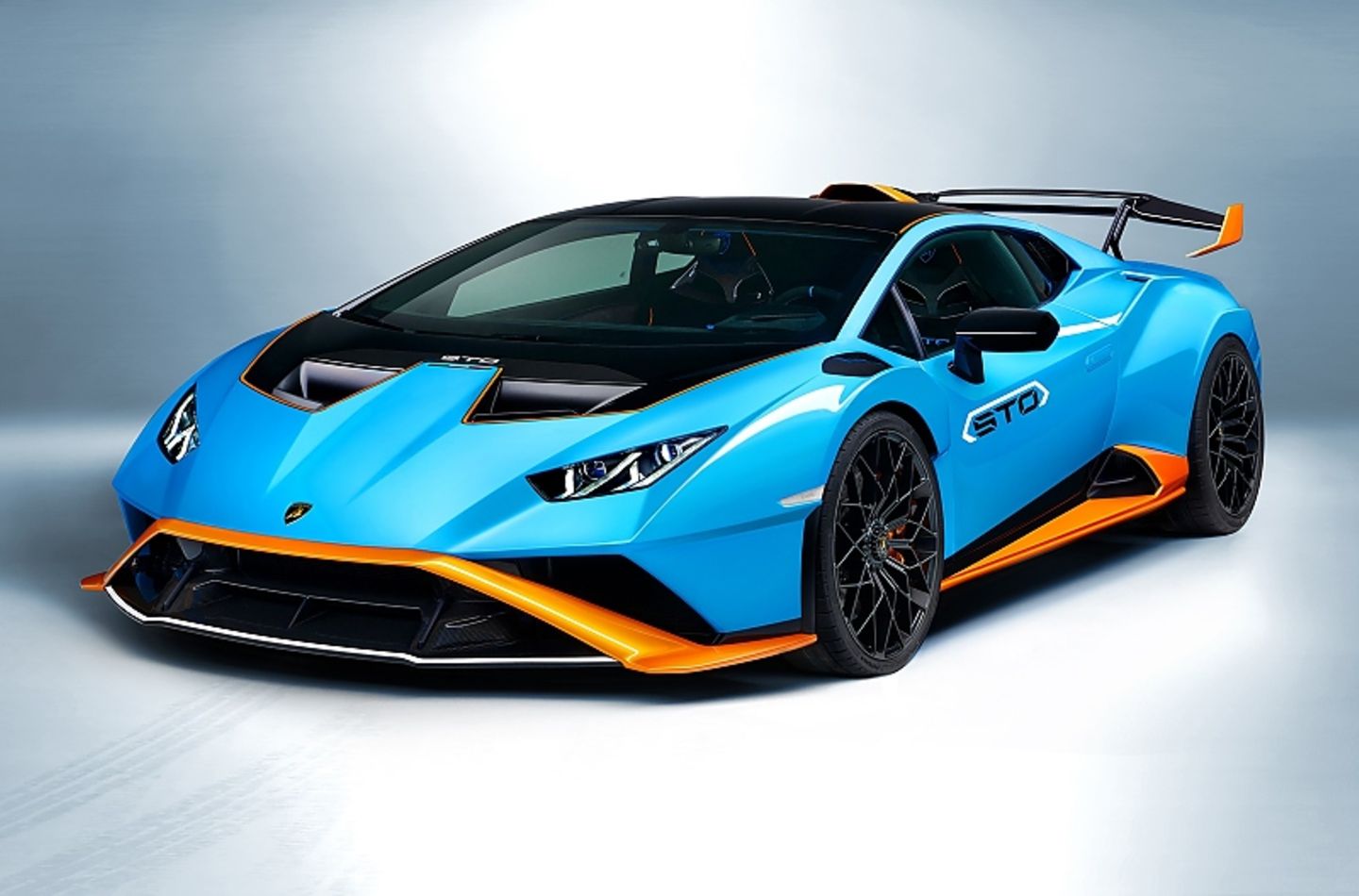 Lamborghini Huracán STO 2021