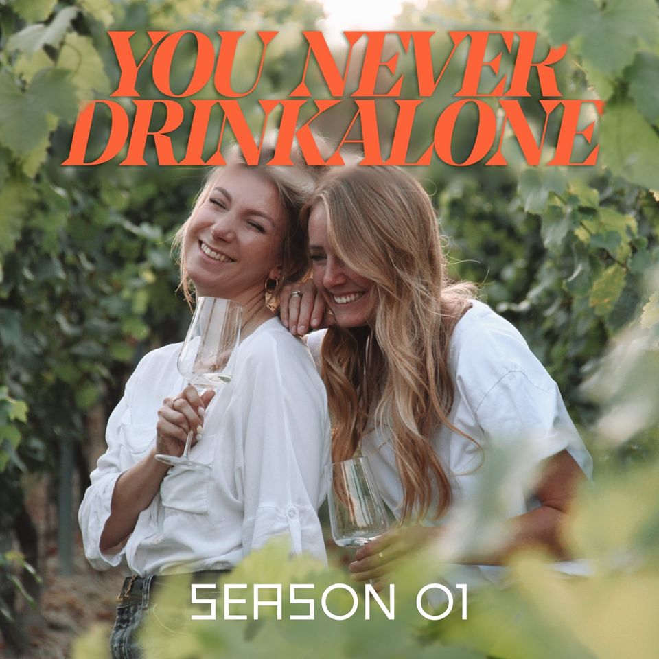 Juliane Eller: "You Never Drink Alone" ist der gemeinsame Podcast von Ann-Katrin Schmitz und Juliane Eller. "You Never Drink Alone" ist der gemeinsame Podcast von Ann-Katrin Schmitz und Juliane Eller.