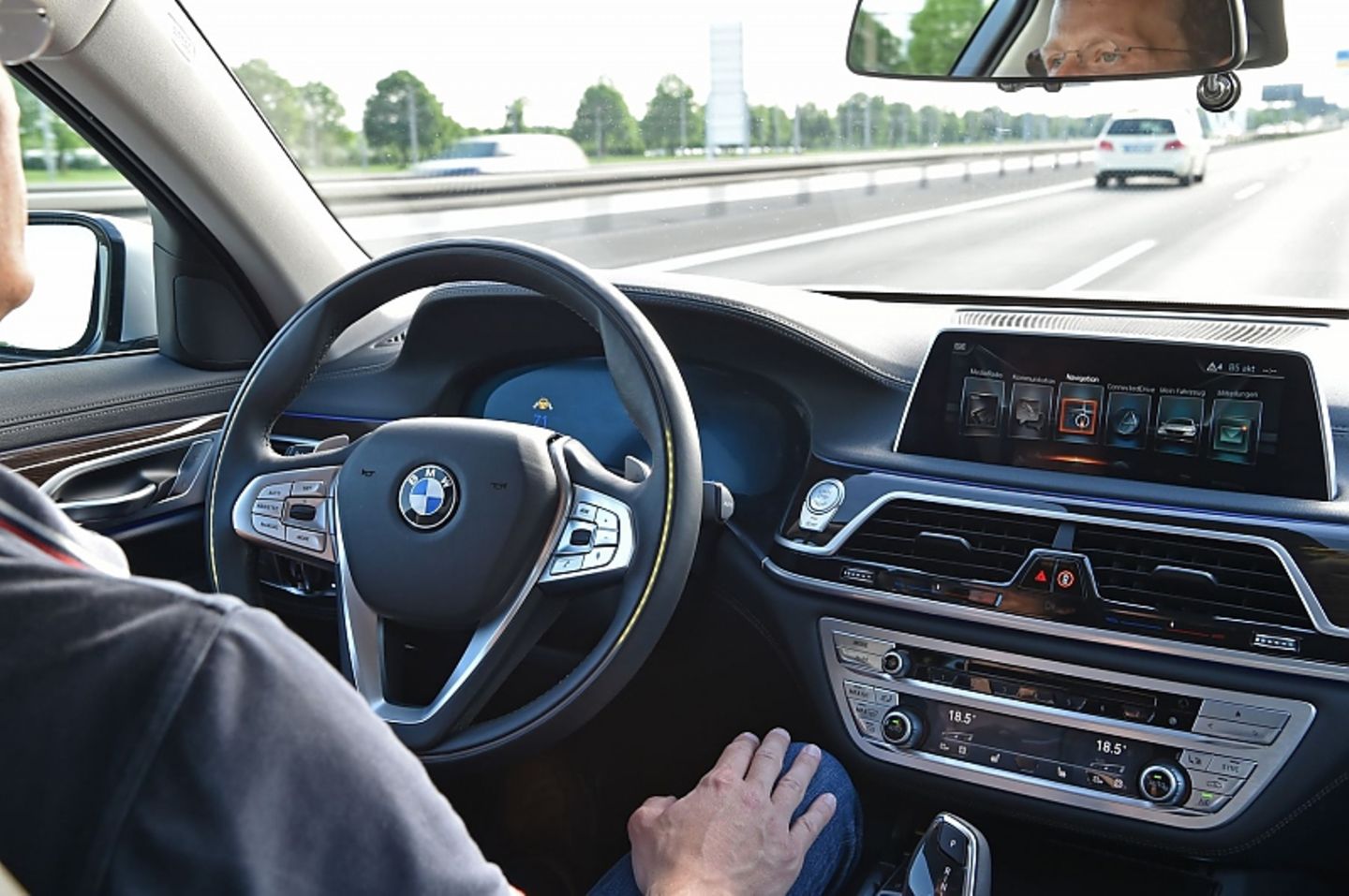 Das Bundesministerium für Verkehr und digitale Infrastruktur (BMVI) tüftelt gerade an den Rahmenbedingungen für das autonome Fahren in Deutschland Das Bundesministerium für Verkehr und digitale Infrastruktur (BMVI) tüftelt gerade an den Rahmenbedingungen für das autonome Fah