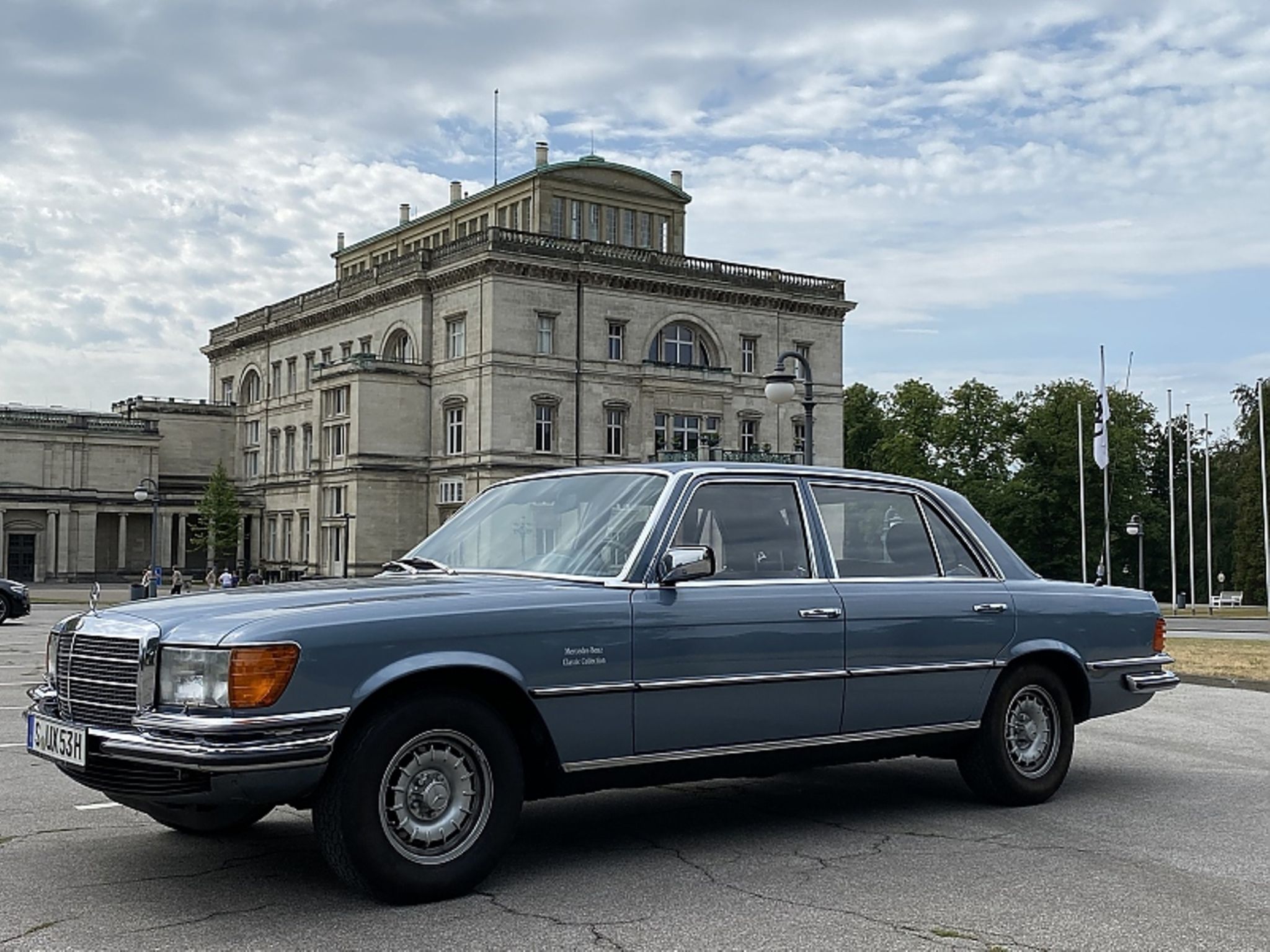 Im Mercedes 450 SEL 6.9 zu deutschen Wirtschaftsstandorten