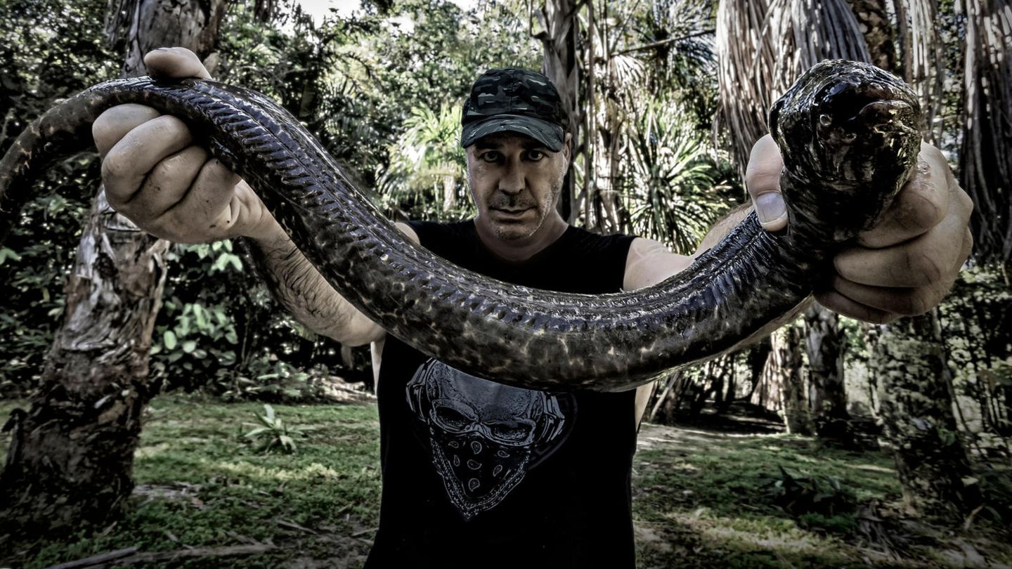 "Es ist äußerst selten, dass man im Dschungel Tiere zu sehen bekommt. Man hört sie zwar überall, aber sie leben sehr versteckt und getarnt", sagt Till Lindemann. "Doch mithilfe der örtlichen Guides konnten wir Schlangen, Vögel, Affen und einen Tapir beobachten."
