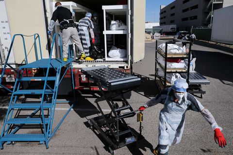 Häftlinge versorgen Corona-Tote im texanischen El Paso