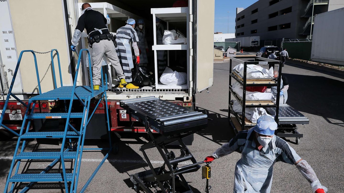 Häftlinge versorgen Corona-Tote im texanischen El Paso
