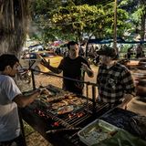 Till Lindemann erinnert sich: "Ich fand es erstaunlich, dass es in jedem Dorf, egal wie abgelegen, Kühlschränke mit kaltem Bier gab. Solarenergie ist hier ganz alltäglich. Und riesige Satellitenschüsseln, um Fußball zu schauen. In einem der Dörfer waren wir drei Tage lang…