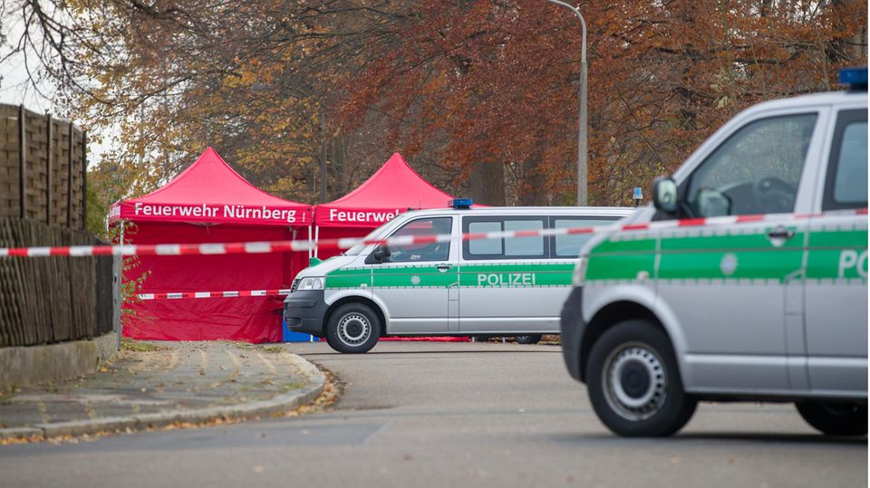 Kannten sich Täter und Opfer? Zwei Menschen in Nürnberger Wohngebiet erschossen – Verdächtiger festgenommen Polizeieinsatz in Nürnberg