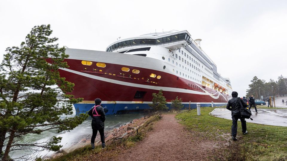 News am Wochenende: Viking "Grace" in der Nähe der Åland-Inseln in Finnland