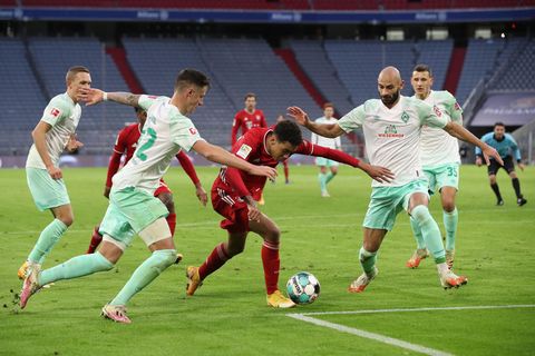 Spieler Jamal Musiala beim Spiel Bayern München gegen Werder Bremen
