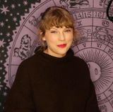 Sie war die große Gewinnerin des Abends: Taylor Swift wurde bei der Verleihung der American Music Awards als "Künstler des Jahres" ausgezeichnet. Zudem gewann sie den Preis als beliebteste Pop/Rock-Sängerin und für das beste Musik-Video ("cardigan"). Die 30-Jährige nahm die Preise per Videoschalte aus ihrem Plattenstudio entgegen. 